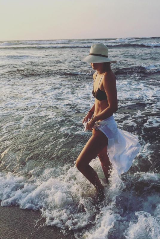 MARIA SHARAPOVA in Bikini at a Beach, 11/02/2017 Instagram Picture