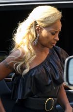 MARY J. BLIGE Arrives at a Studio in Santa Monica 11/11/2017