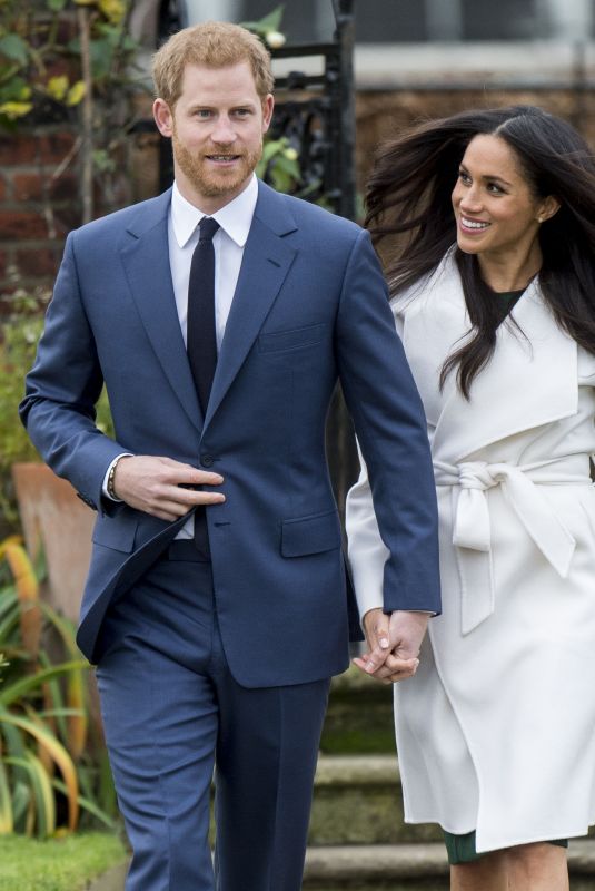 MEGHAN MARKLE and Prince Harry Announce Their Engagement at Kensington Palace 11/27/2017