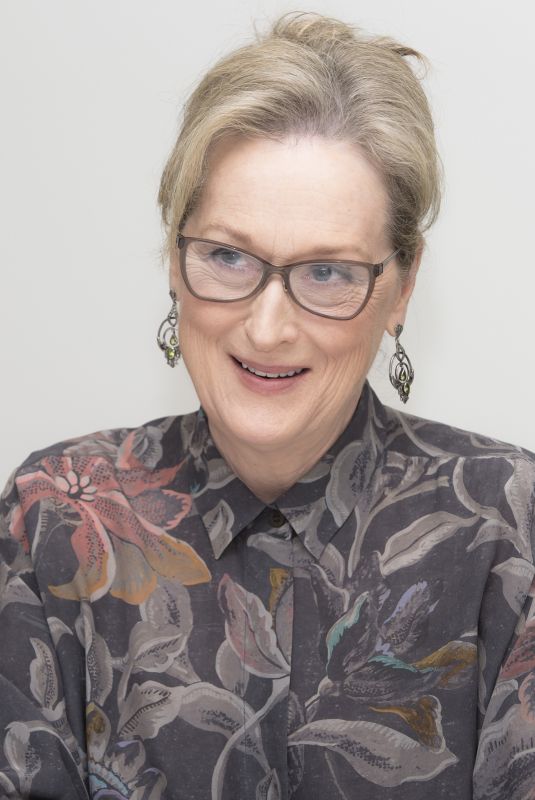 MERYL STREEP at The Post Press Conference in Beverly Hills 11/29/2017