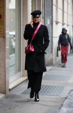 MICHELLE HUNZIKER Out in Milan 11/08/2017