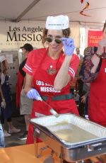 MINNIE DRIVER at Los Angeles Mission Thanksgiving Meal for the Homeless in Los Angeles 11/22/2017