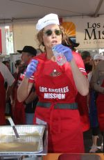 MINNIE DRIVER at Los Angeles Mission Thanksgiving Meal for the Homeless in Los Angeles 11/22/2017