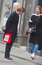 MIRKA FEDERER Shoping at a Gap Clothing Store in London 11/22/2017