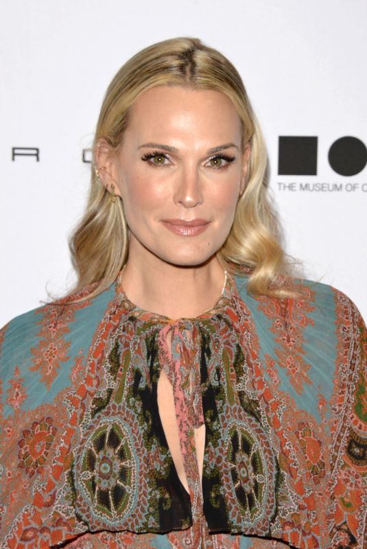 MOLLY SIMS at 10th Moca Distinguished Women in the Arts Luncheon in Los Angeles 11/01/2017