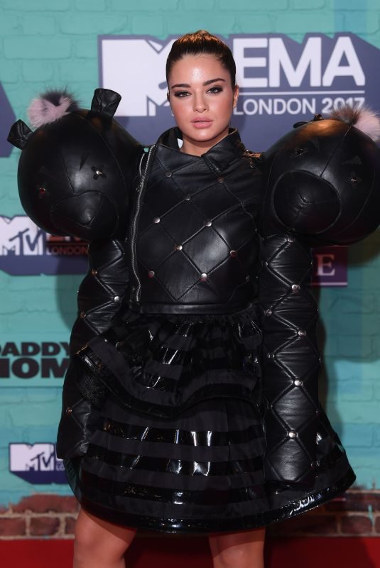NOA KIREL at 2017 MTV Europe Music Awards in London 11/12/2017