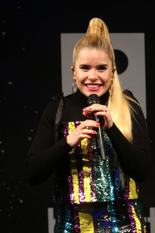 PALOMA FAITH at Christmas Lights Are Switched on in Regent Street in ...