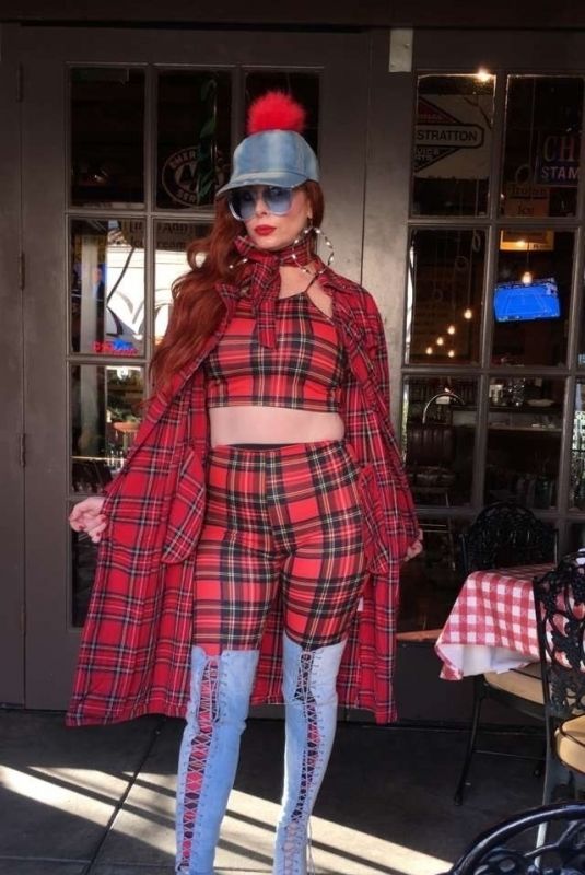 PHOEBE PRICE Out in Beverly Hills 11/27/2017