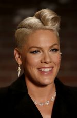 PINK at Jimmy Kimmel Live 11/01/2017