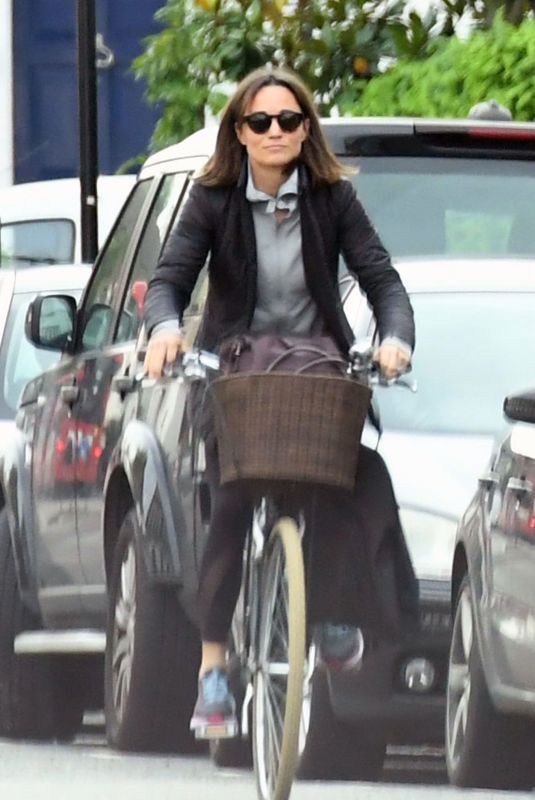 PIPPA MIDDLETON Out Riding a Bicycle in London 11/09/2017