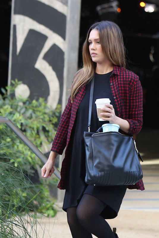 Pregnant JESSICA ALBA Arrives at a Business Meeting in Beverly Hills 11/28/2017
