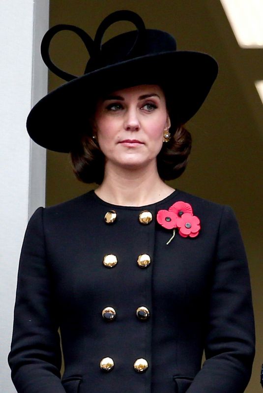 Pregnant KATE MIDDLETON at Annual Remembrance Day Ceremony in London 11/11/2017
