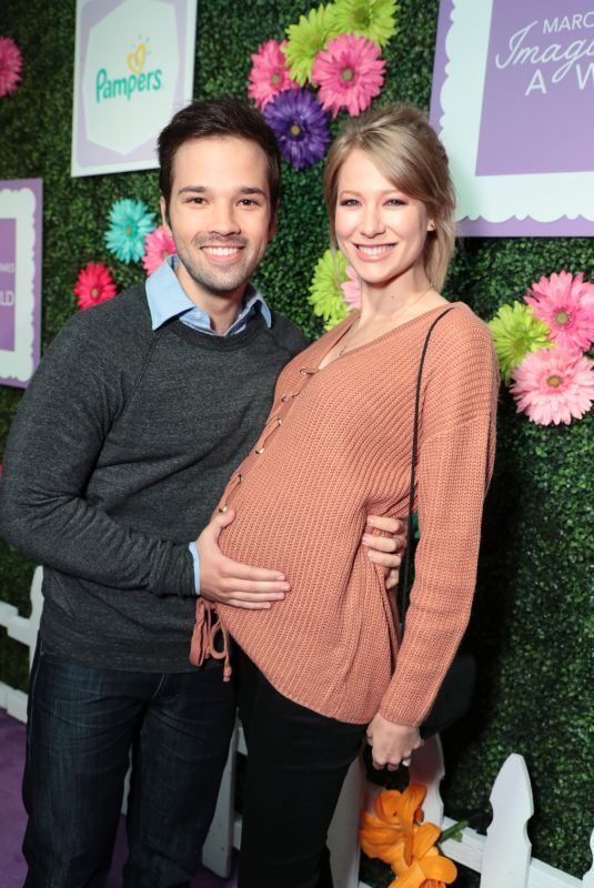 Pregnant LONDON ELISE KRESS at March of Dimes: Imagine a World Premiere at LA Live: Microsoft Square in Los Angeles 11/09/2017