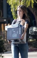 RACHEL BILSON Shopping at Best Buy in Los Angeles 11/13/2017