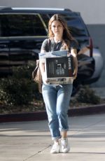 RACHEL BILSON Shopping at Best Buy in Los Angeles 11/13/2017