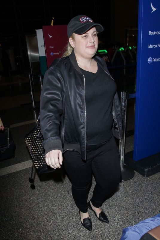 REBEL WILSON at Los Angeles Interntional Airport 11/25/2017