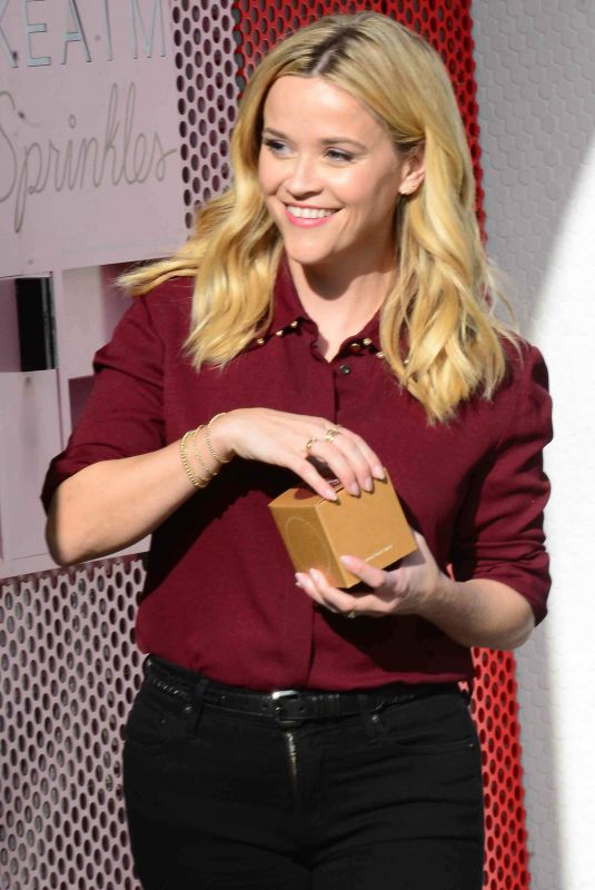 REESE WITHERSPOON on the Set of Advertisement at Sprinkles Ice Cream in Beverly Hills 11/15/2017