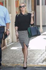 REESE WITHERSPOON Out for Breakfast in Brentwood 11/06/2017