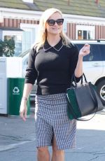 REESE WITHERSPOON Out for Breakfast in Brentwood 11/06/2017