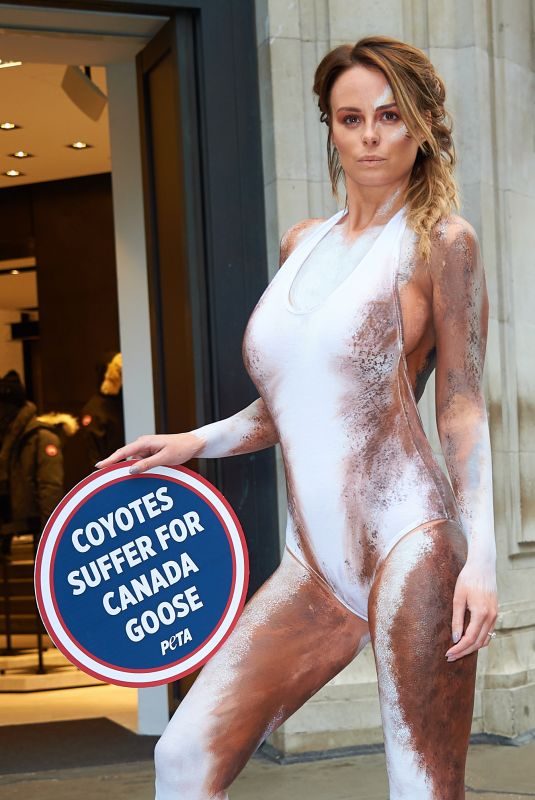 RHIAN SUDGEN Body Painted as Coyote Protests Outside Canada Goose in London 11/29/2017