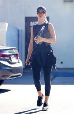 ROSIE HUNTINGTON-WHITELEY Heading to a Gym in West Hollywood 11/225/2017
