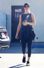 ROSIE HUNTINGTON-WHITELEY Heading to a Gym in West Hollywood 11/225/2017