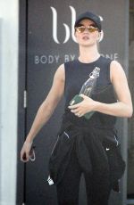 ROSIE HUNTINGTON-WHITELEY Heading to a Gym in West Hollywood 11/225/2017