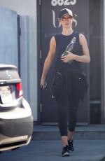 ROSIE HUNTINGTON-WHITELEY Heading to a Gym in West Hollywood 11/225/2017