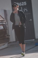 ROSIE HUNTINGTON-WHITELEY Leaves a Gym in West Hollywood 11/27/2017