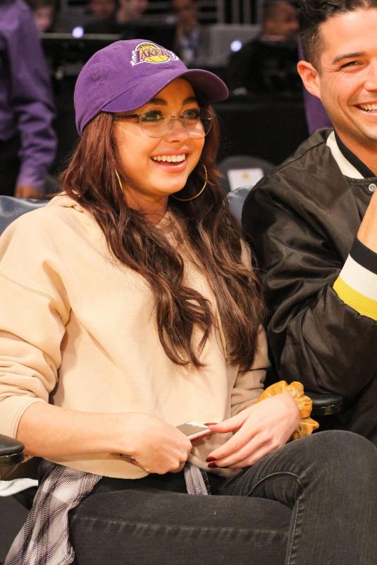 SARAH HYLAND and Wells Adams at Lakers vs Bulls Game at Staples Center in Los Angeles 11/21/2017