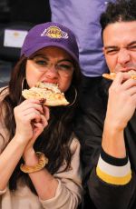 SARAH HYLAND and Wells Adams at Lakers vs Bulls Game at Staples Center in Los Angeles 11/21/2017