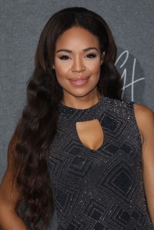 SARAH-JANE CRAWFORD at Gigi Hadid x Maybelline Party in London 11/07/2017