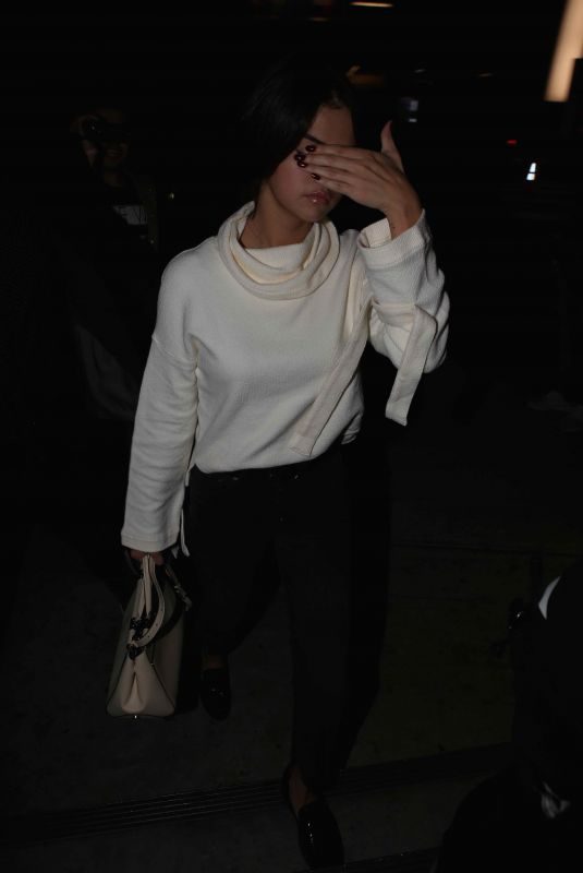 SELENA GOMEZ Arrives at Staples Center in Los Angeles 11/03/2017