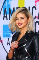 SELENA GOMEZ at American Music Awards 2017 at Microsoft Theater in Los Angeles 11/19/2017