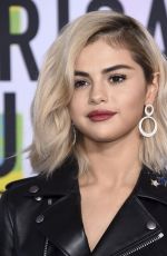 SELENA GOMEZ at American Music Awards 2017 at Microsoft Theater in Los Angeles 11/19/2017
