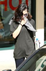 SELENA GOMEZ Leaves Pilates Class in Los Angeles 11/07/2017