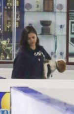 SELENA GOMEZ Watch Justin Bieber Play Ice Hockey at Rink in Los Angeles 11/15/2017