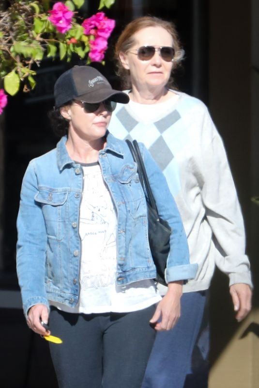 SHANNEN DOHERTY Out for Lunch with Her Mom in Malibu 11/16/2017