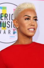 SIBLEY SCOLES at American Music Awards 2017 at Microsoft Theater in Los Angeles 11/19/2017