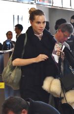 SUKI WATERHOUSE at Los Angeles International Airport 11/25/2017