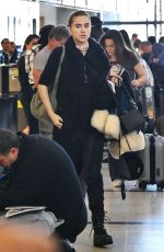 SUKI WATERHOUSE at Los Angeles International Airport 11/25/2017