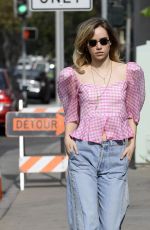 SUKI WATERHOUSE Out and About n West Hollywood 11/17/2017