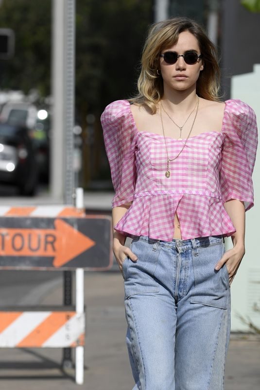 SUKI WATERHOUSE Out and About n West Hollywood 11/17/2017
