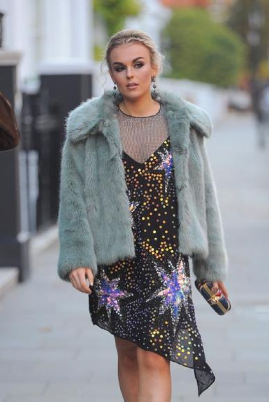 TALLIA STORM Leaves Her Hotel in London 11/12/2017