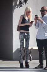 TARA REID Out for Lunch in West Hollywood 11/17/2017