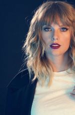 TAYLOR SWIFon the Set of a Photoshoot, 2017