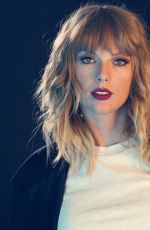TAYLOR SWIFon the Set of a Photoshoot, 2017