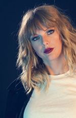 TAYLOR SWIFon the Set of a Photoshoot, 2017