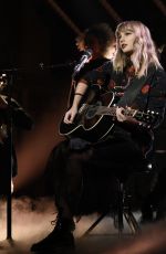 TAYLOR SWIFT Performs at Saturday Night Live in New York 11/11/2017