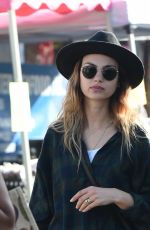 WHITNEY HARTLEY WAGNER Shopping at Farmers Market in Los Angeles 11/26/2017